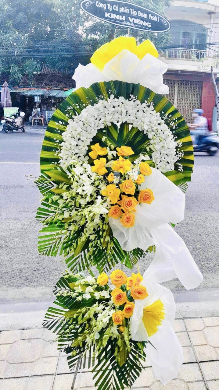 Kệ hoa chia buồn- Một kiếp người